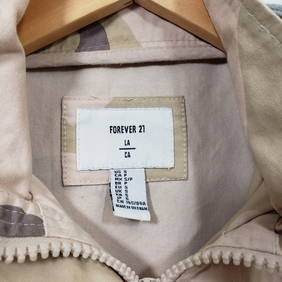 Forever 21 Camouflage hooded field utility jacket woman's size small - Picture 4 of 11